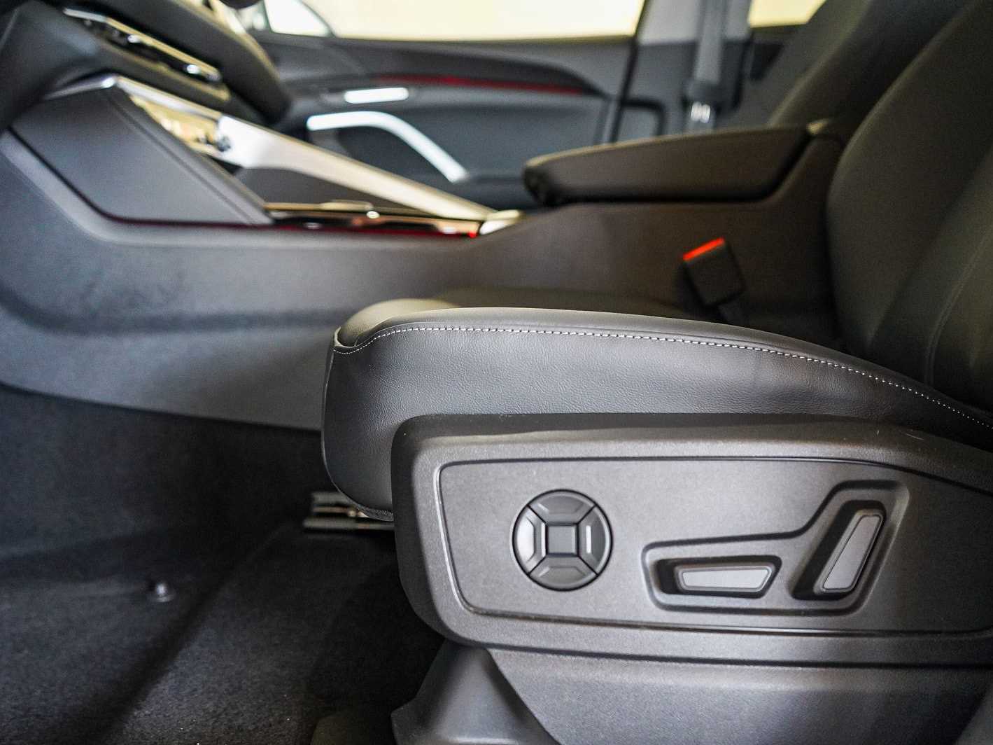 Thumbnail: 2026 Audi Q5 - 20