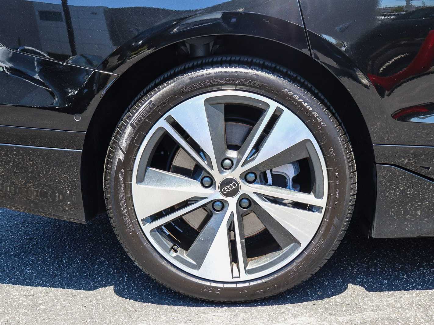 Thumbnail: 2025 Audi e-tron - 8