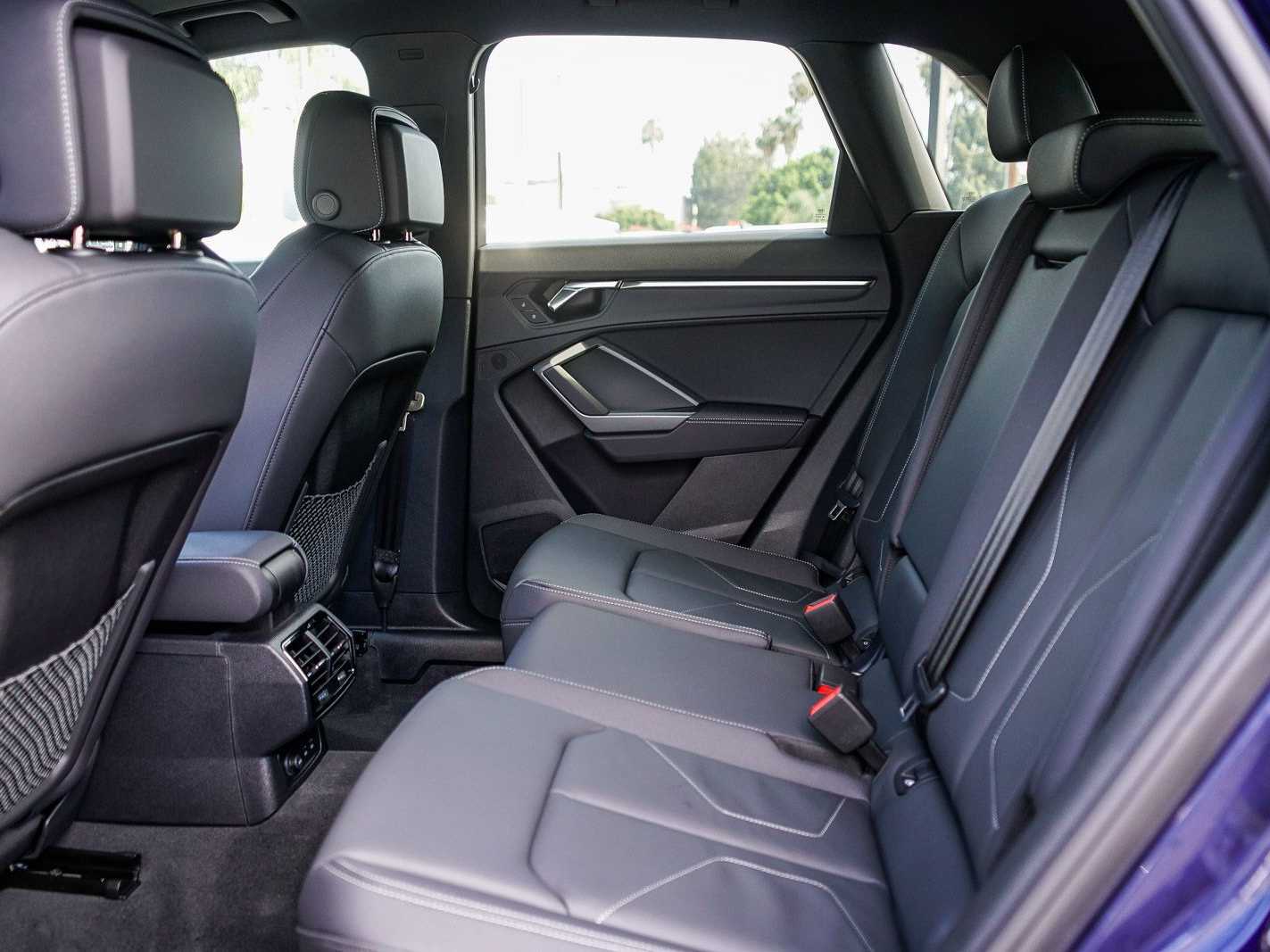 Thumbnail: 2025 Audi Q3 - 18