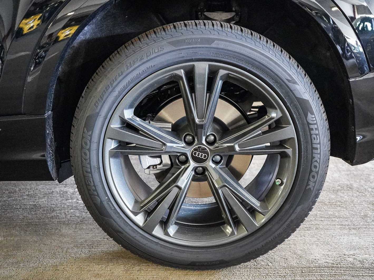 Thumbnail: 2026 Audi Q8 - 8