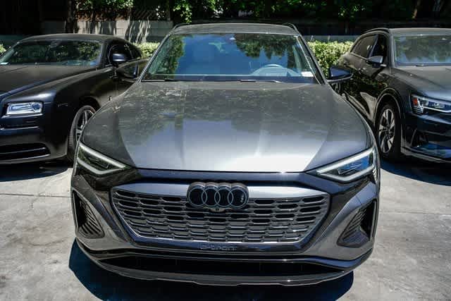 Thumbnail: 2024 Audi Q8 e-tron - 6