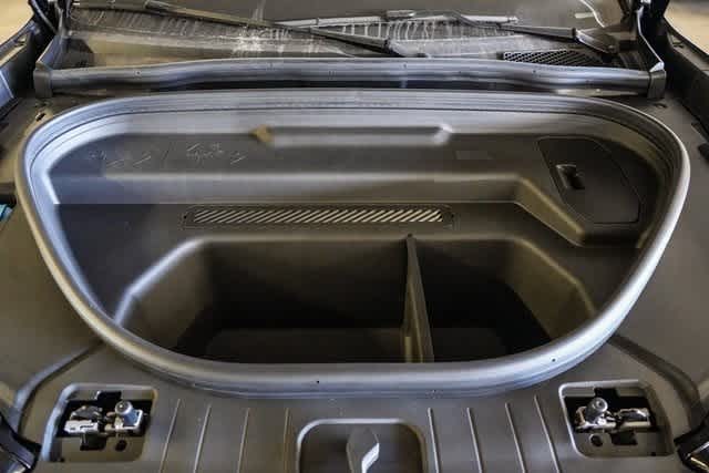 Thumbnail: 2025 Audi SQ6 e-tron - 37