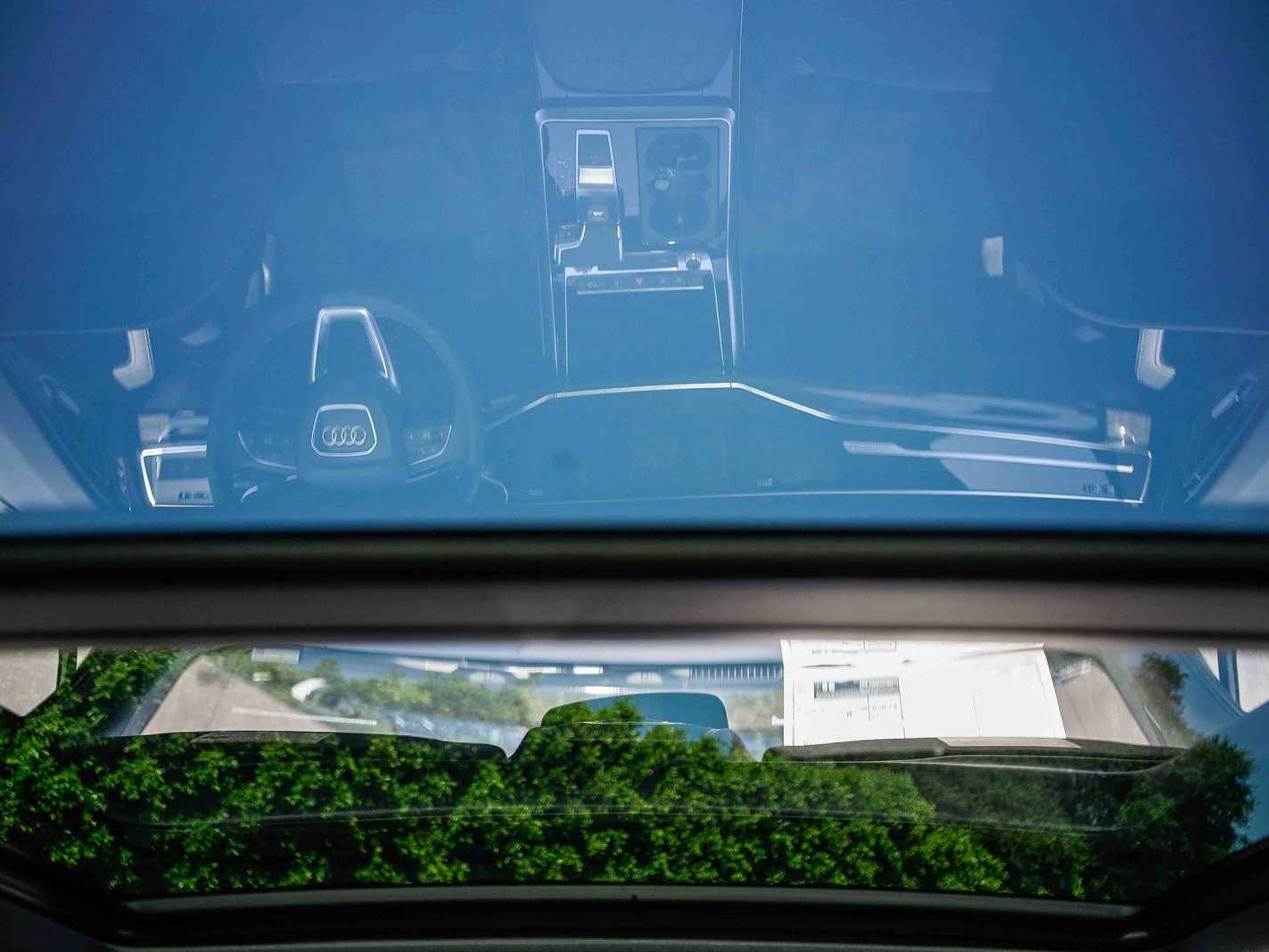 Thumbnail: 2026 Audi Q7 - 11