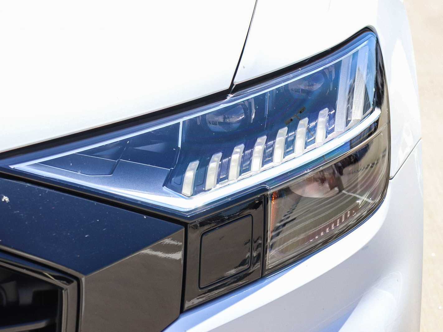 Thumbnail: 2023 Audi SQ8 - 6