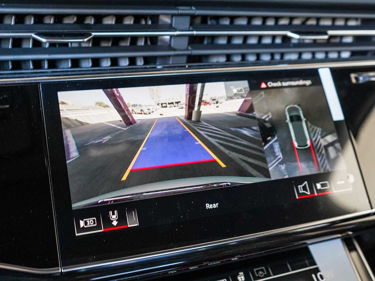 Thumbnail: 2026 Audi Q7 - 25