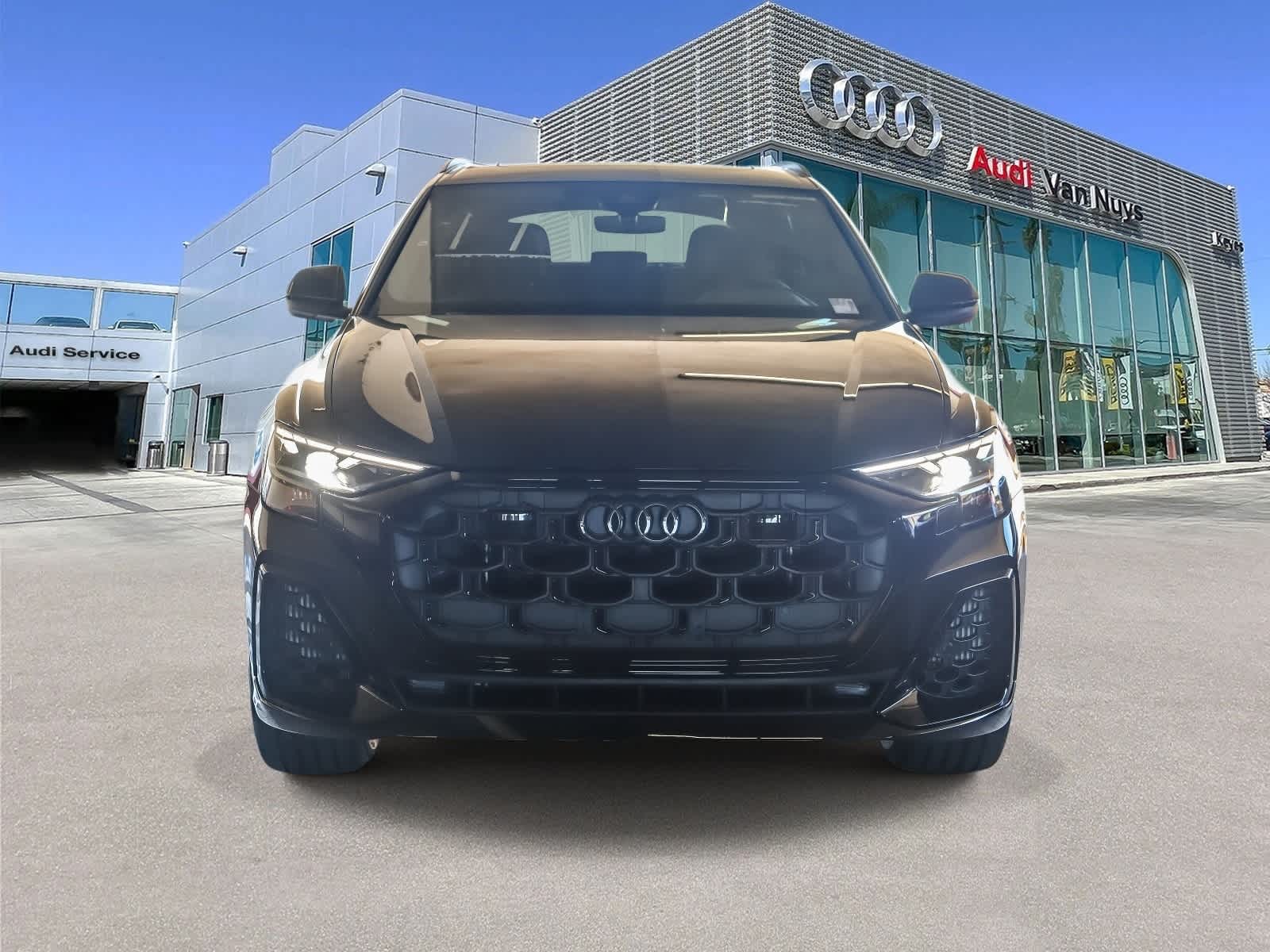 Thumbnail: 2026 Audi Q8 - 2