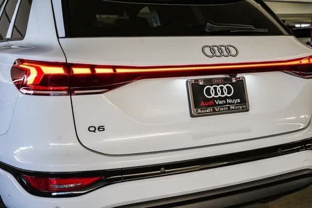 Thumbnail: 2025 Audi Q6 e-tron - 11