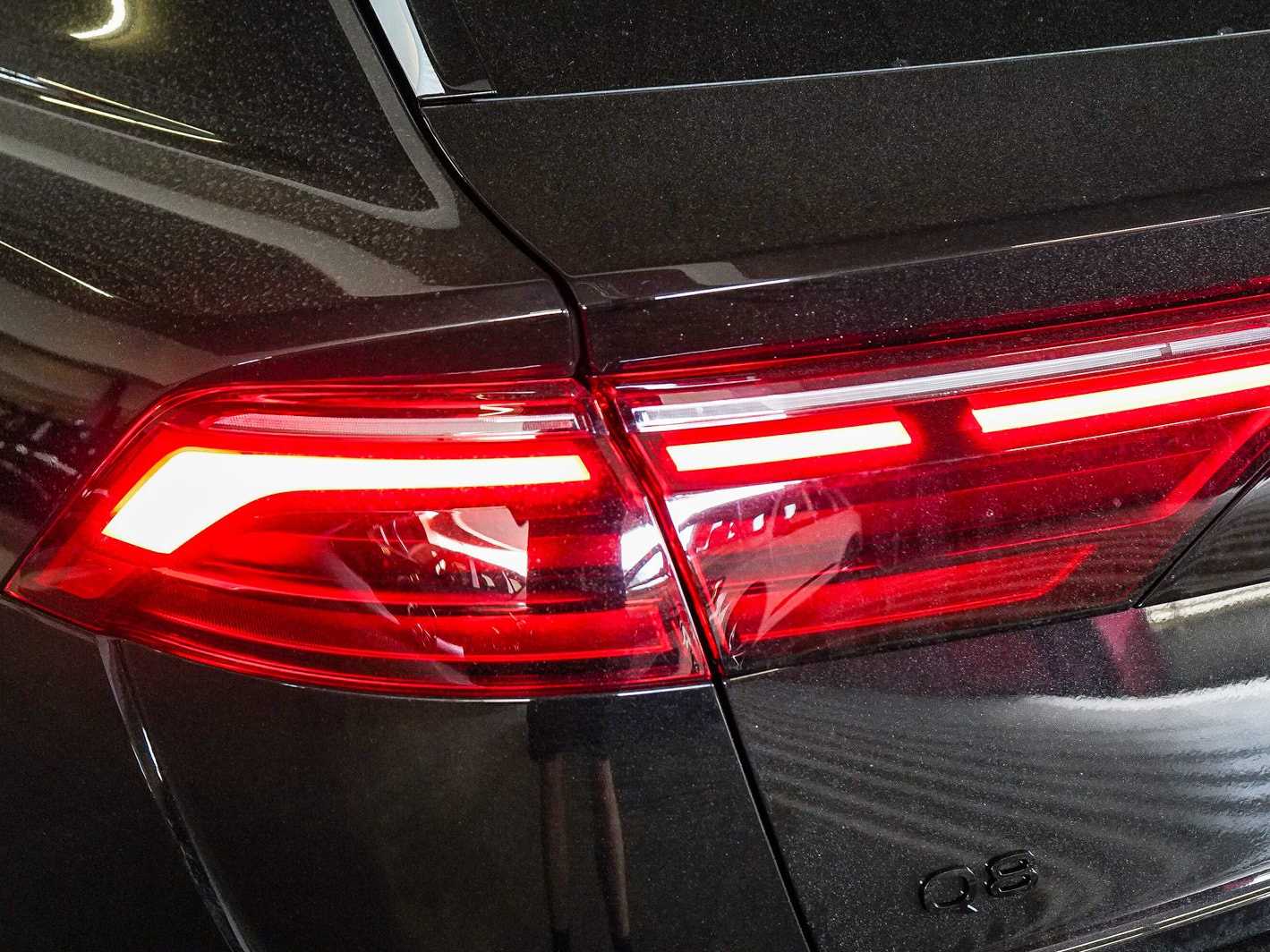 Thumbnail: 2026 Audi Q8 - 7