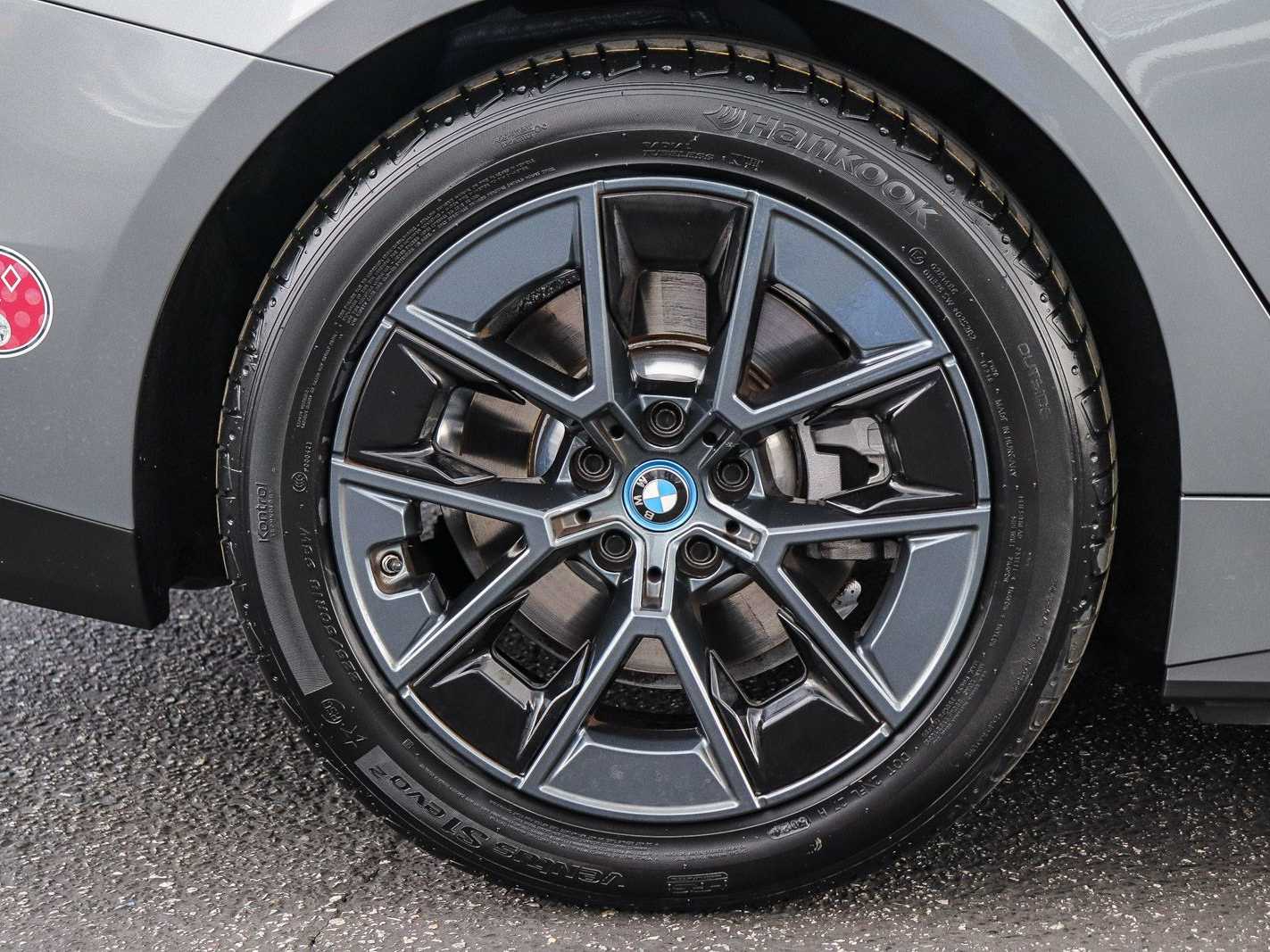Thumbnail: 2024 BMW i4 - 10