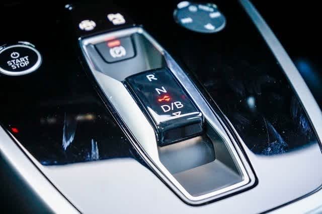 Thumbnail: 2025 Audi Q4 e-tron - 21