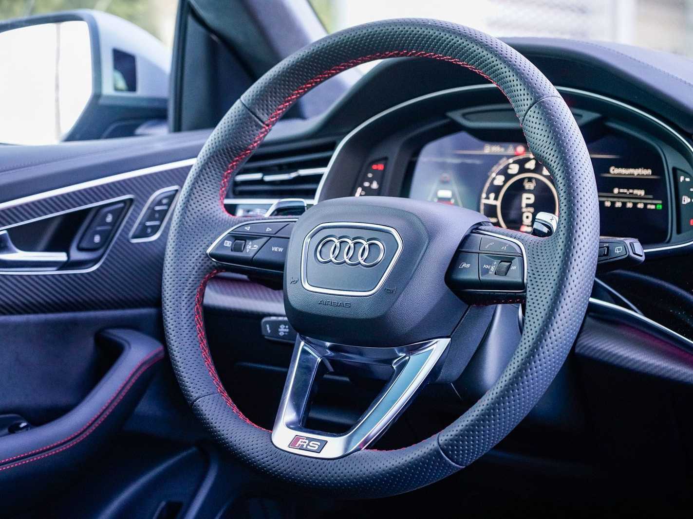 Thumbnail: 2025 Audi RS Q8 - 14