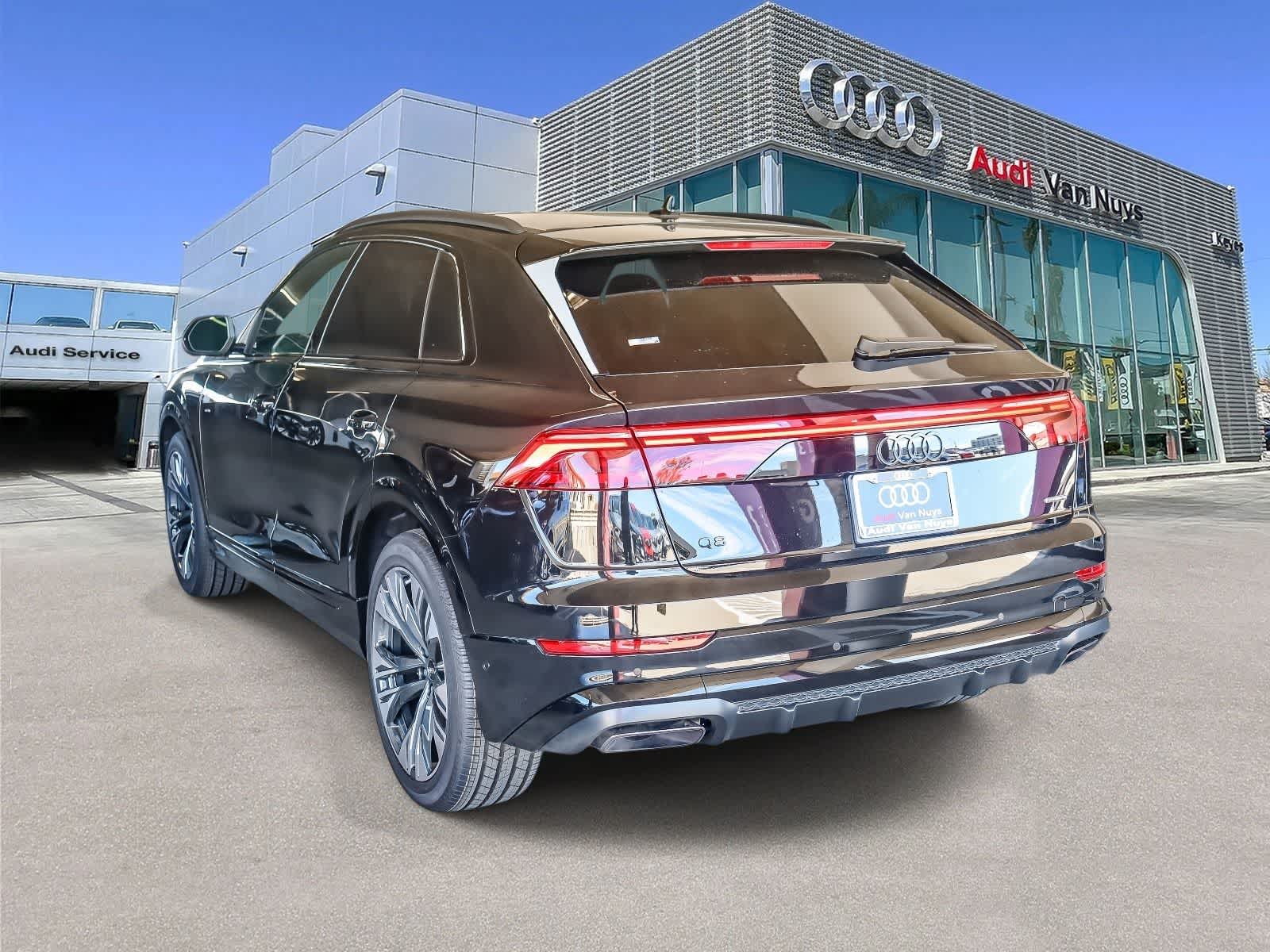 Thumbnail: 2026 Audi Q8 - 6