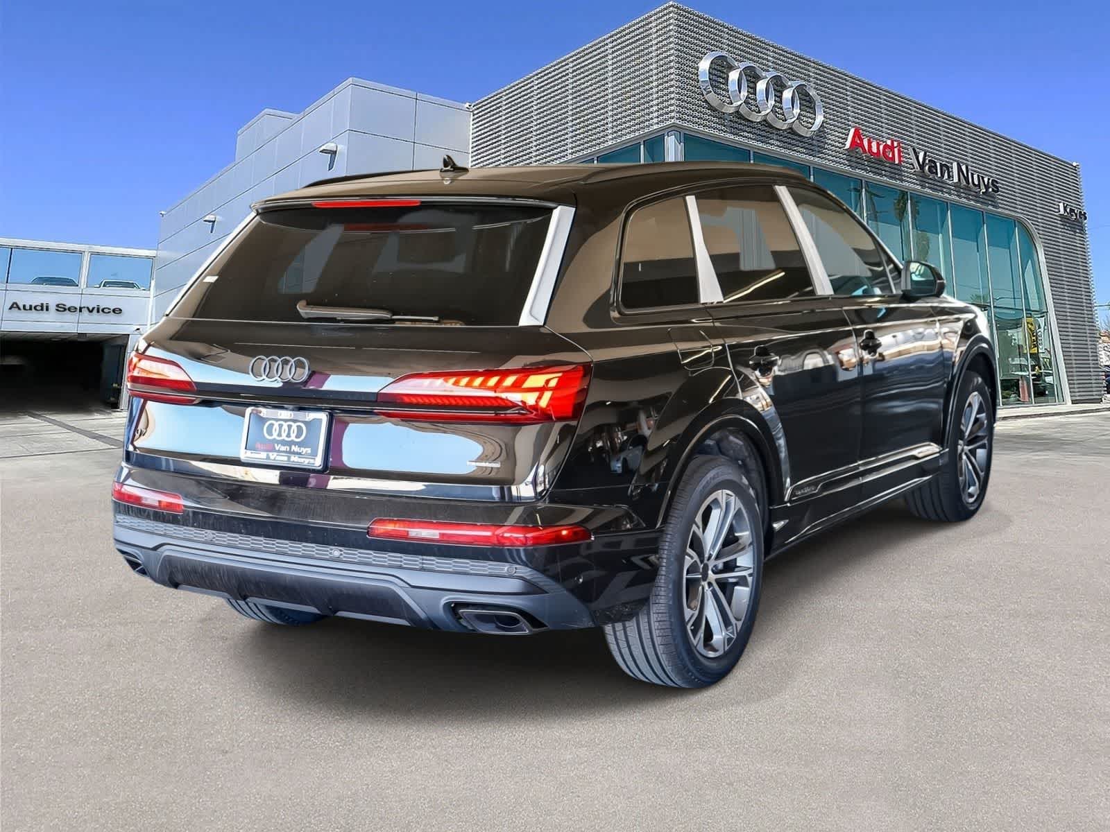 Thumbnail: 2026 Audi Q7 - 4