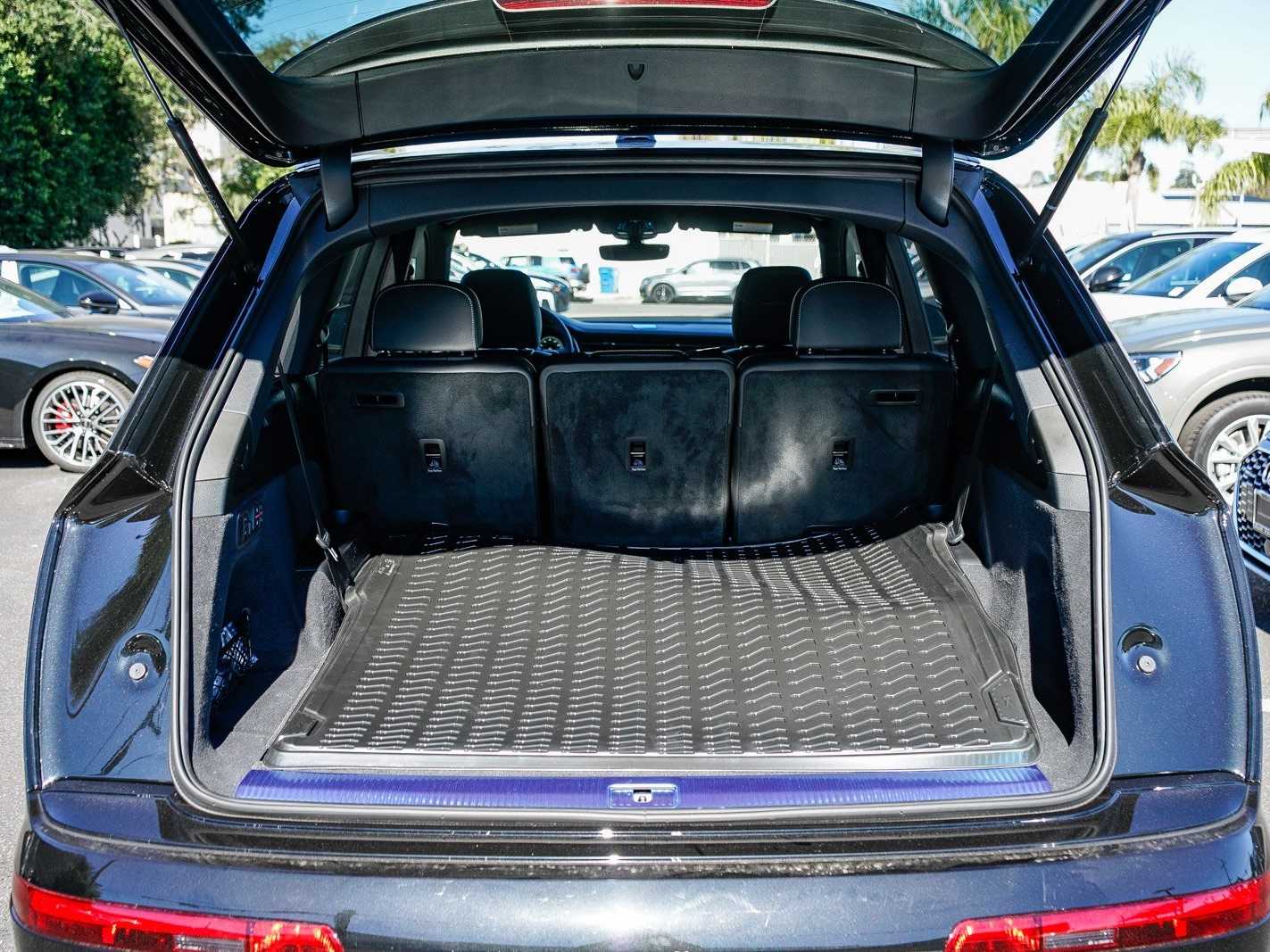 Thumbnail: 2026 Audi Q7 - 27