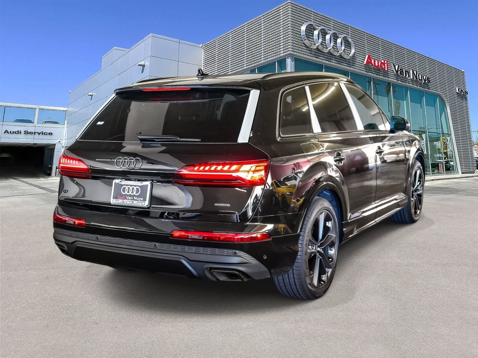 Thumbnail: 2026 Audi Q7 - 4
