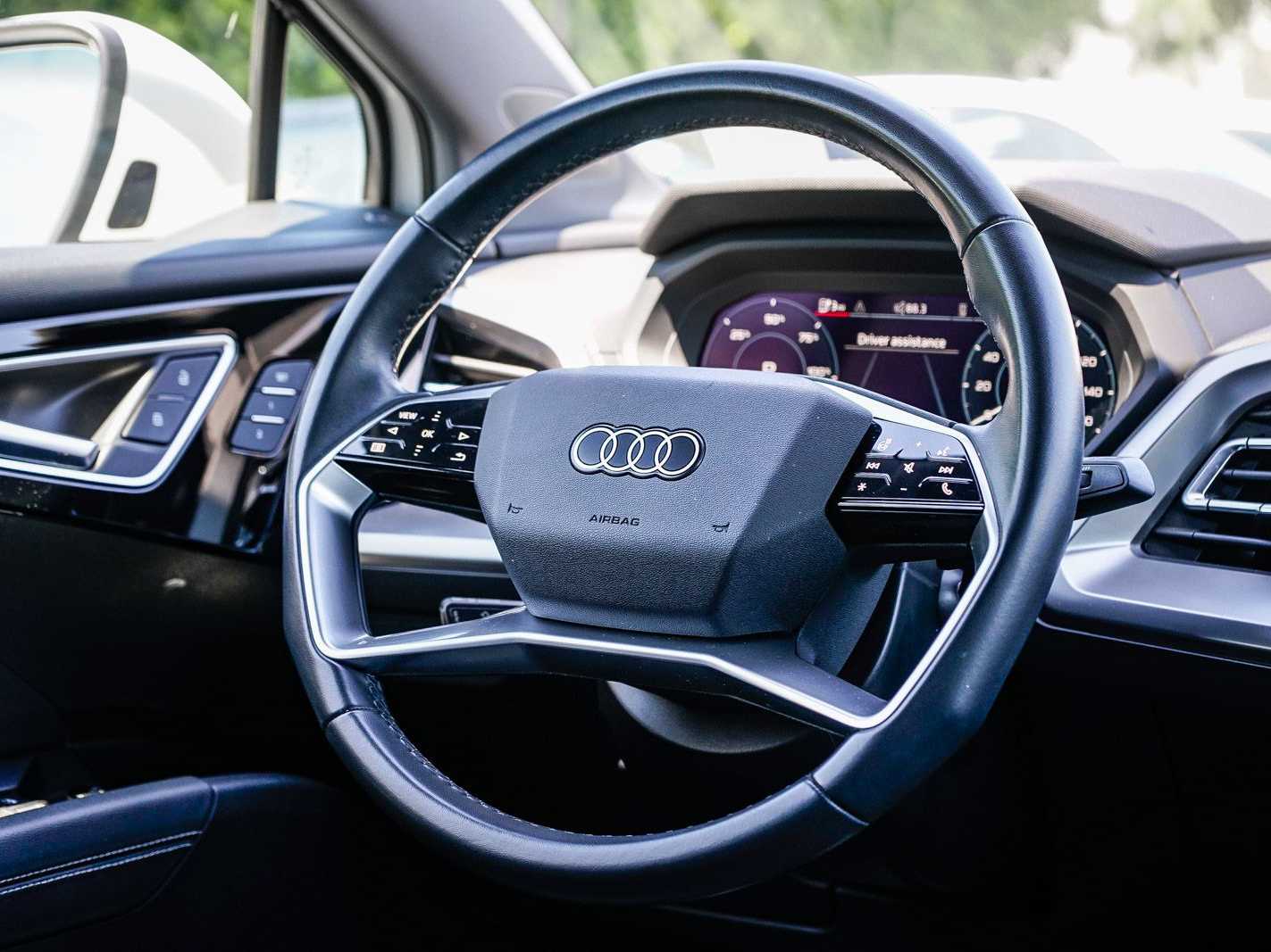 Thumbnail: 2023 Audi Q4 e-tron - 15