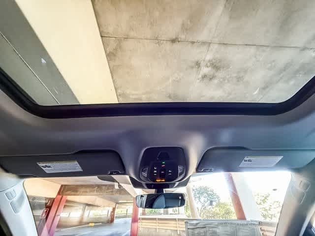 Thumbnail: 2025 Audi Q5 - 16