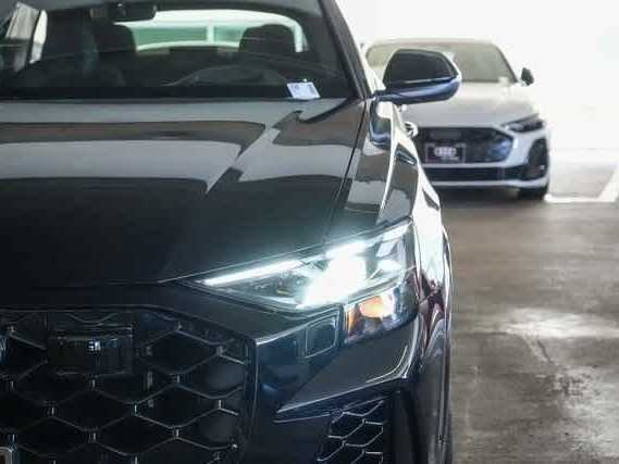Thumbnail: 2025 Audi RS Q8 - 7