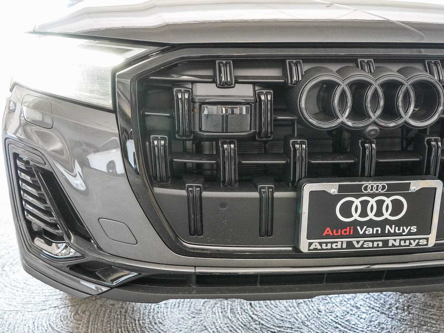 Thumbnail: 2026 Audi Q7 - 11