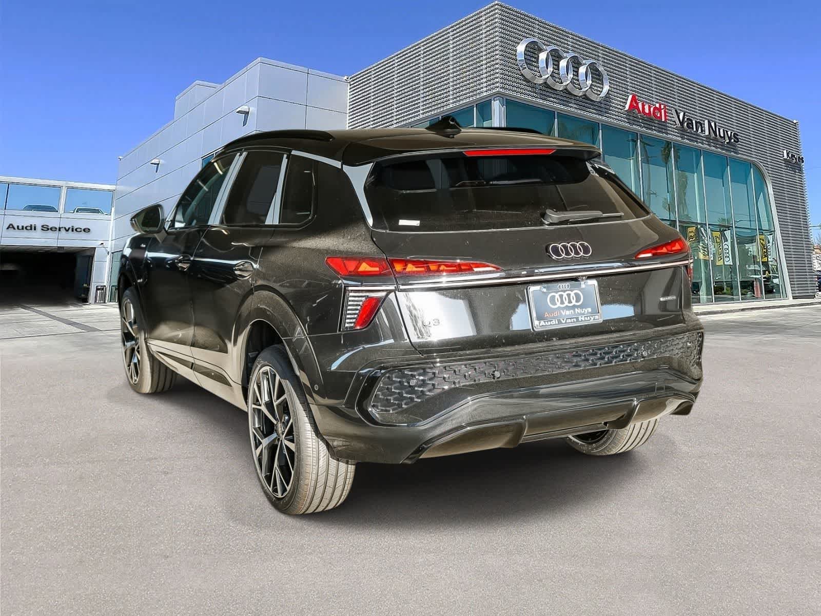 Thumbnail: 2026 Audi Q3 - 6