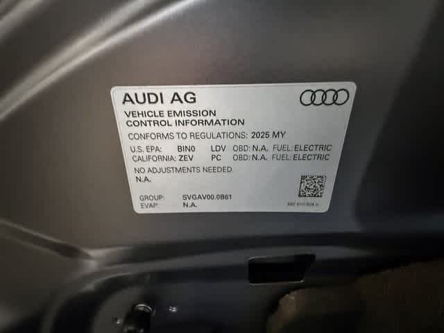 Thumbnail: 2025 Audi e-tron S - 27