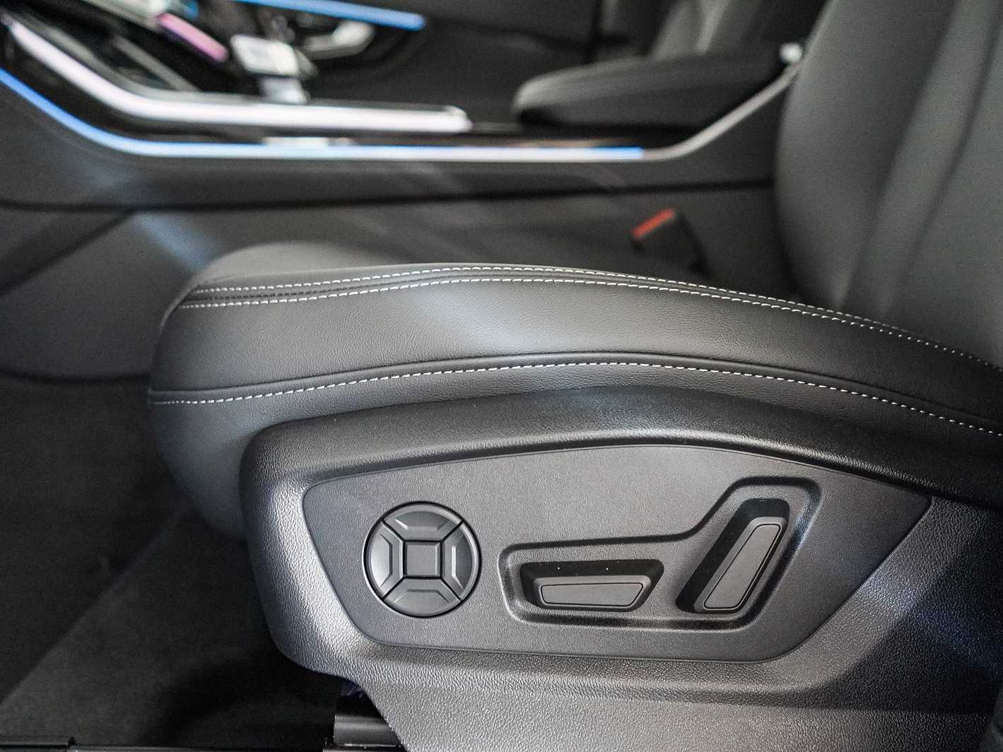 Thumbnail: 2026 Audi Q7 - 21