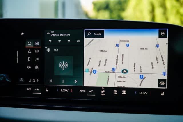 Thumbnail: 2025 Audi Q6 e-tron - 14