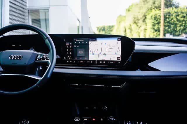 Thumbnail: 2025 Audi Q6 e-tron - 13