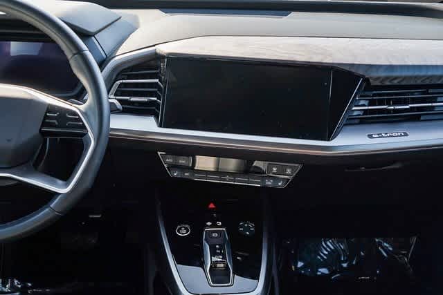 Thumbnail: 2023 Audi Q4 e-tron - 13