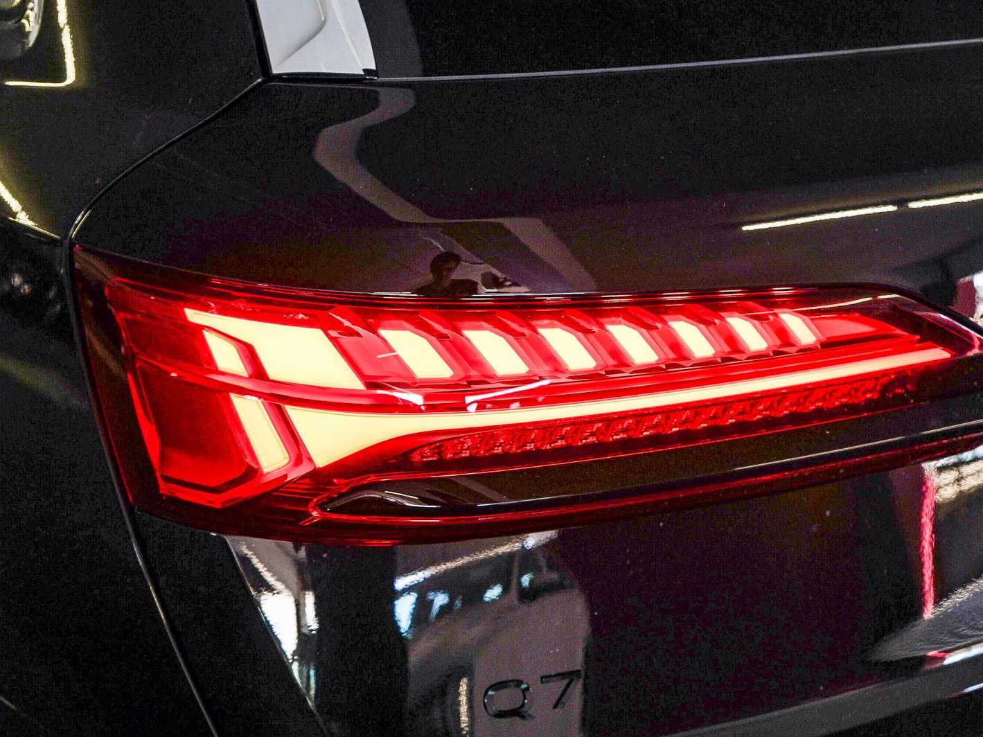 Thumbnail: 2026 Audi Q7 - 7