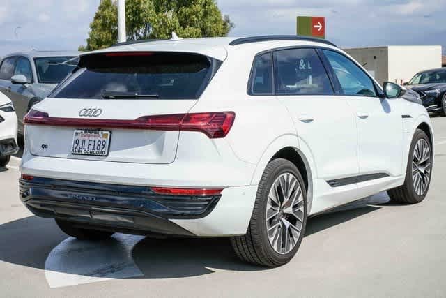 Thumbnail: 2024 Audi Q8 e-tron - 4