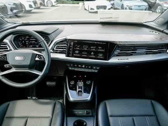 Thumbnail: 2026 Audi Q4 e-tron - 12