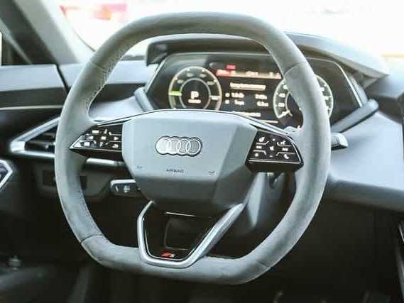 Thumbnail: 2026 Audi e-tron GT - 16