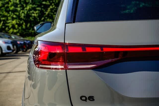 Thumbnail: 2025 Audi Q6 e-tron - 9