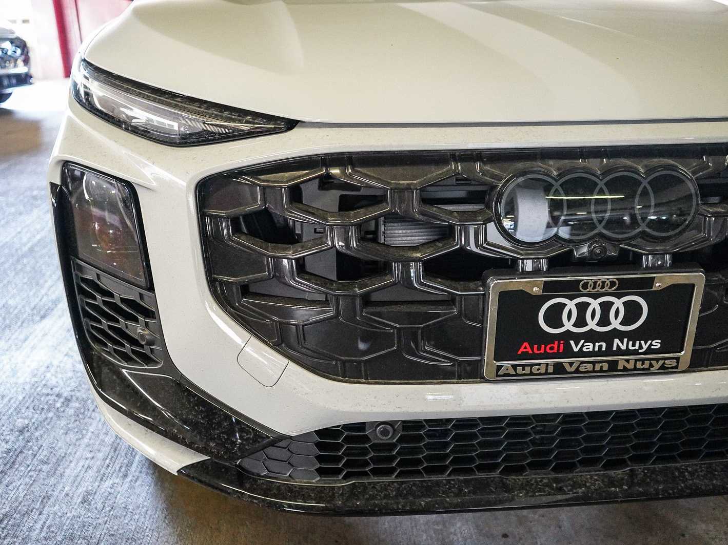 Thumbnail: 2026 Audi Q3 - 11