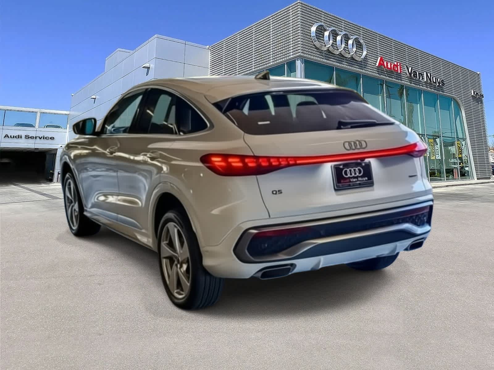 Thumbnail: 2025 Audi Q5 - 6
