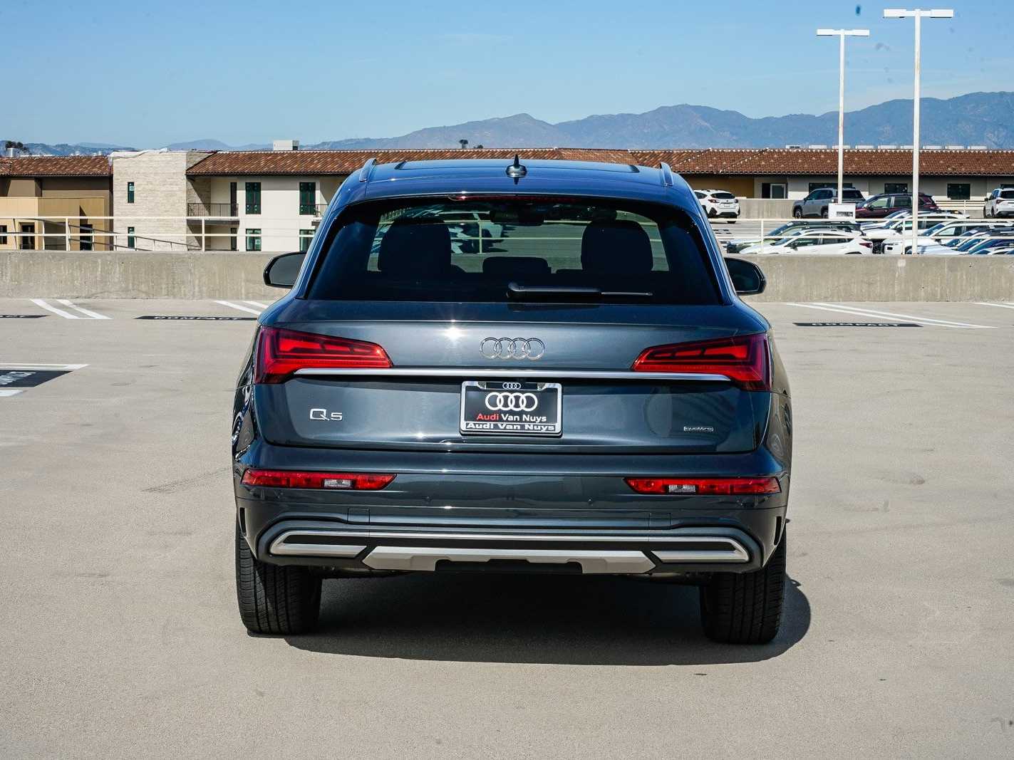 Thumbnail: 2023 Audi Q5 - 3