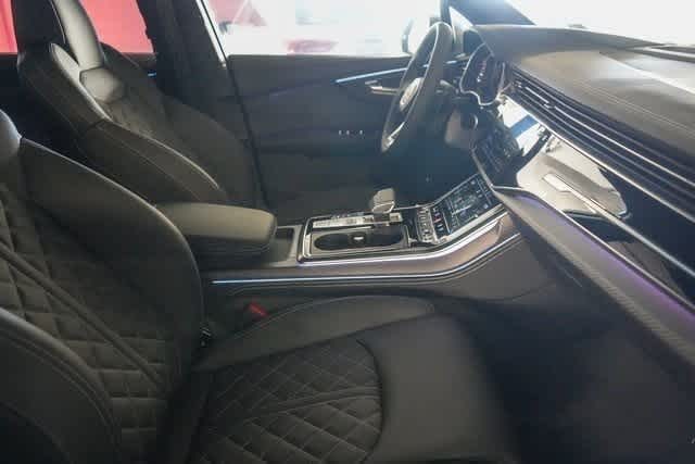 Thumbnail: 2025 Audi SQ7 - 26