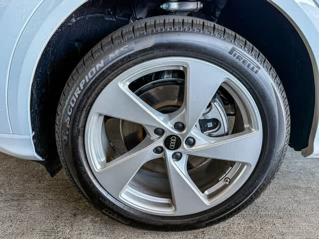 Thumbnail: 2025 Audi Q5 - 9