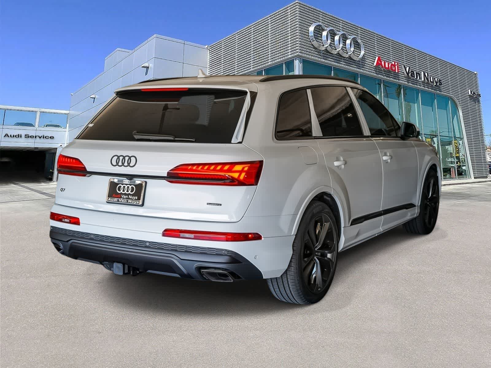Thumbnail: 2026 Audi Q7 - 4