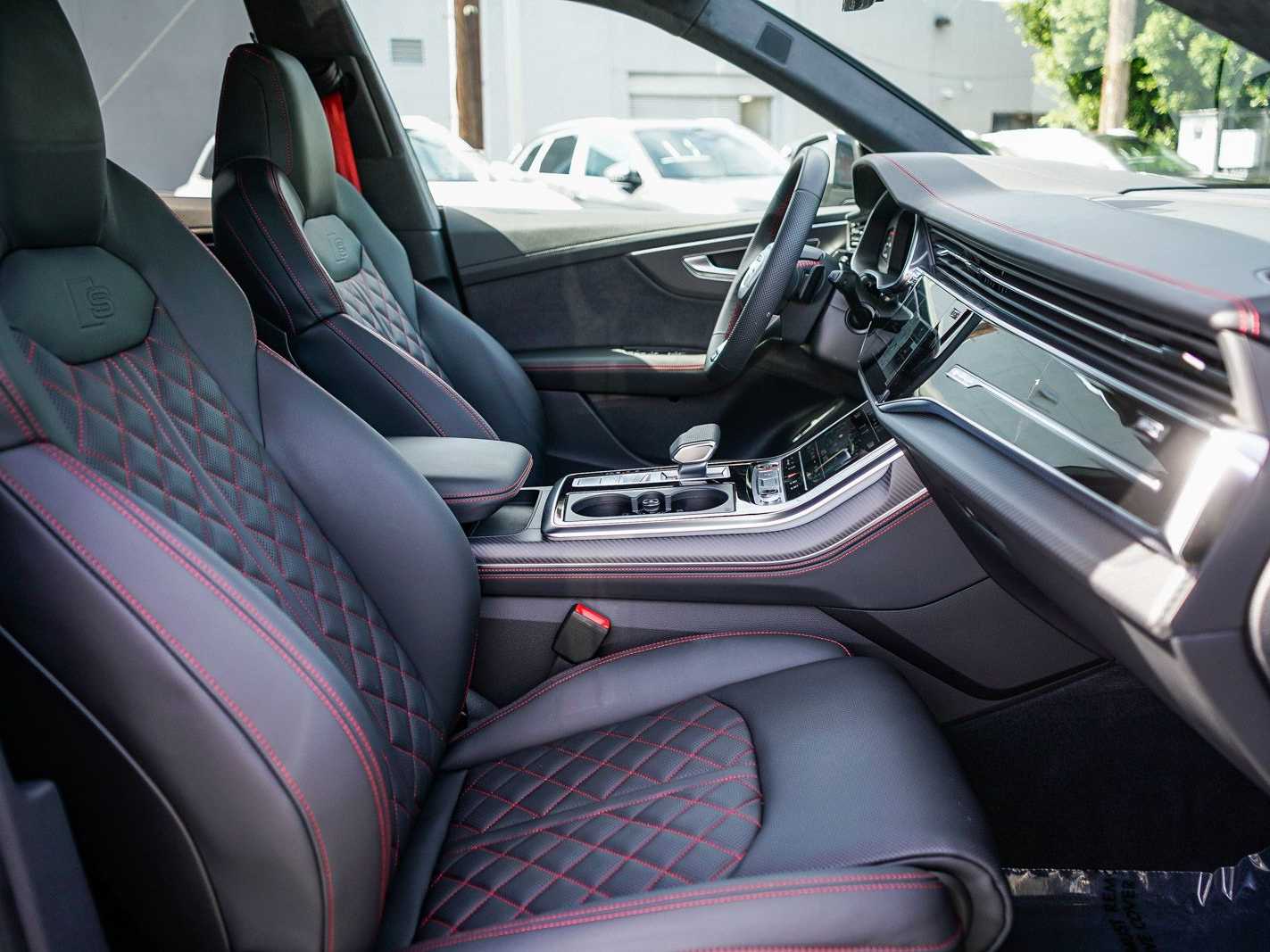 Thumbnail: 2026 Audi SQ8 - 16