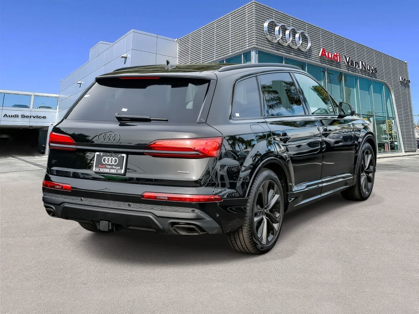 Thumbnail: 2026 Audi Q7 - 4