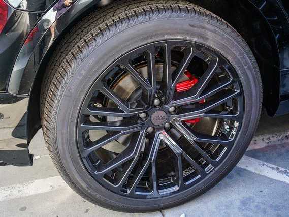 Thumbnail: 2026 Audi SQ8 - 10