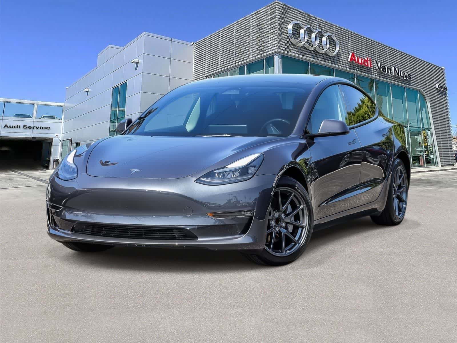 Thumbnail: 2023 Tesla Model 3 - 1