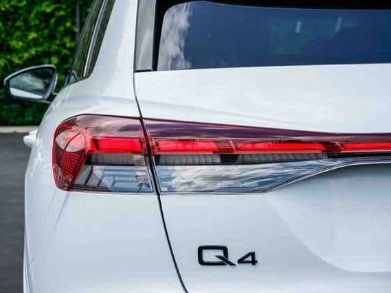 Thumbnail: 2026 Audi Q4 e-tron - 9