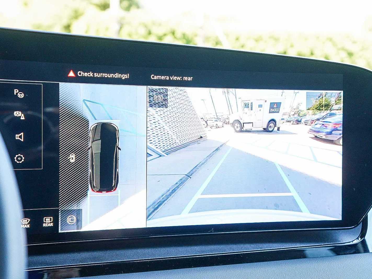 Thumbnail: 2025 Audi Q6 e-tron - 26