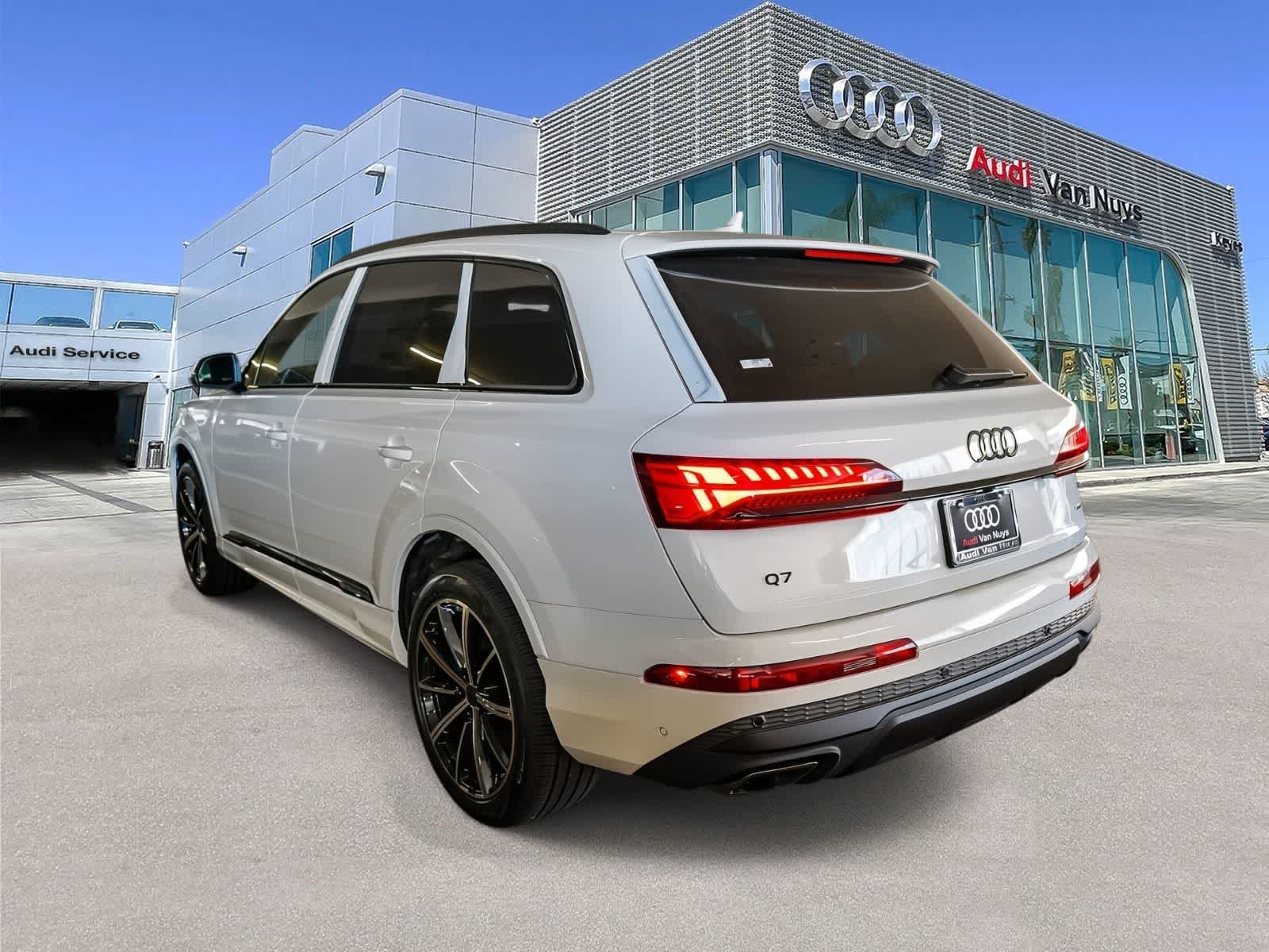 Thumbnail: 2026 Audi Q7 - 6