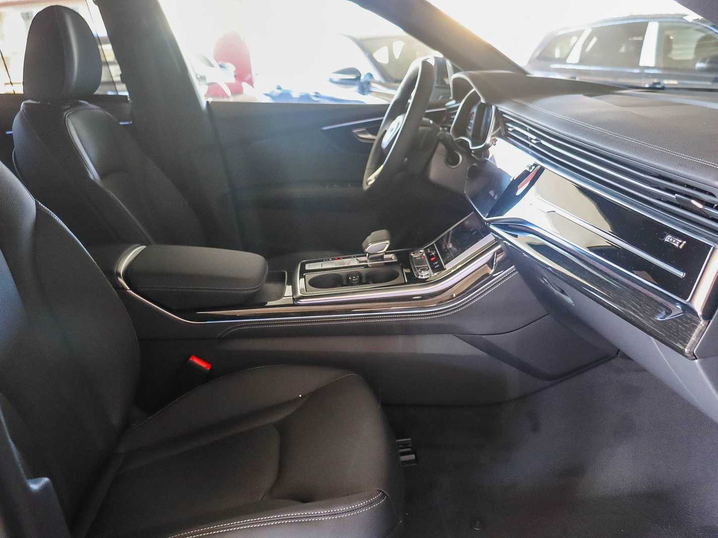 Thumbnail: 2026 Audi Q8 - 17