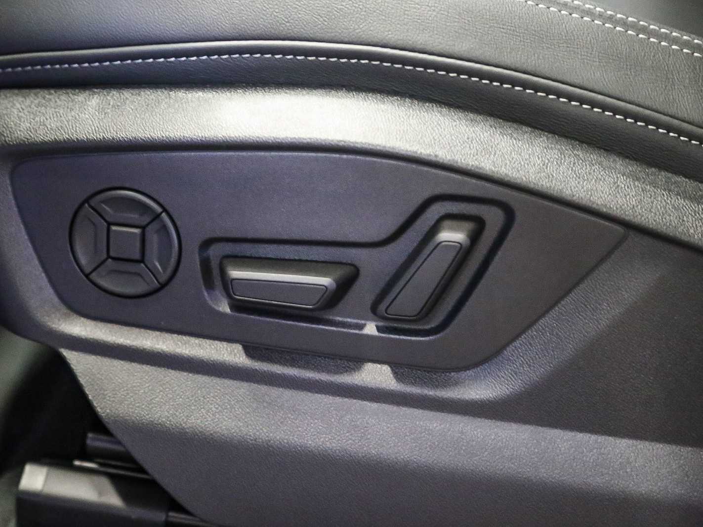 Thumbnail: 2026 Audi Q8 - 19