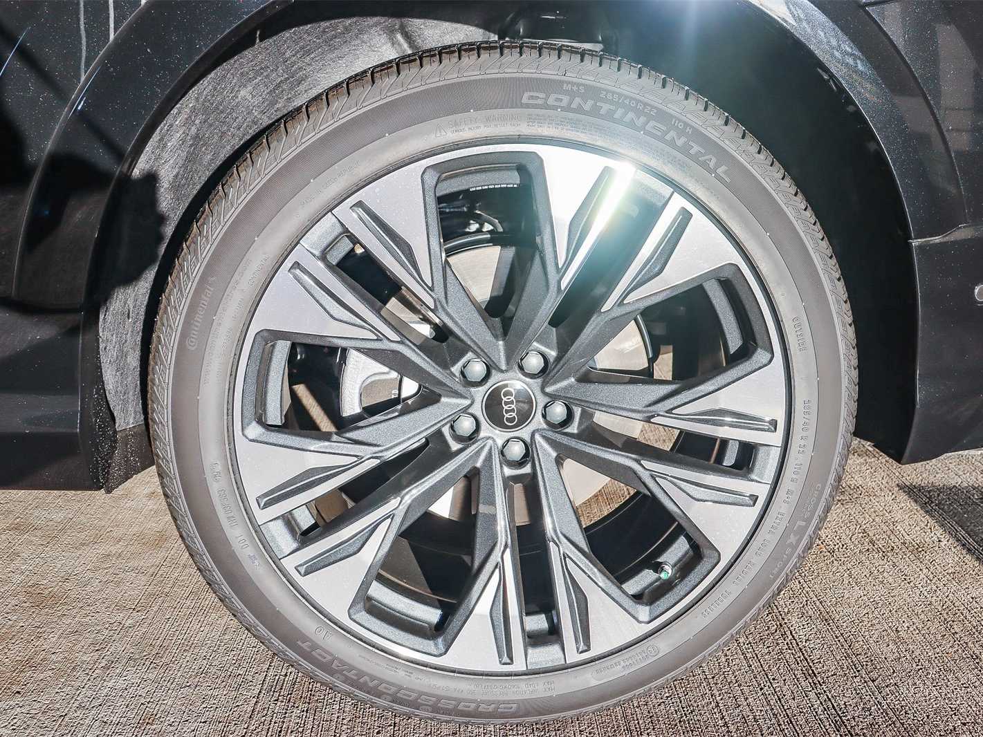 Thumbnail: 2026 Audi Q8 - 8